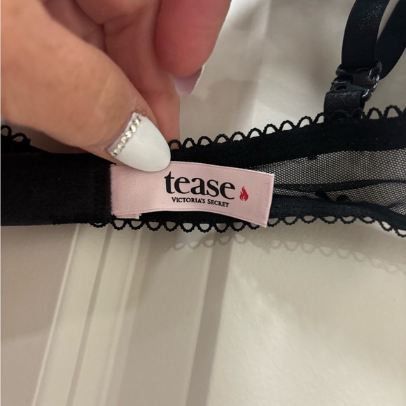 Victoria's Secret NWOT Sheer Black Bow Lace Underwire Tease 36B - Picture 2 of 5